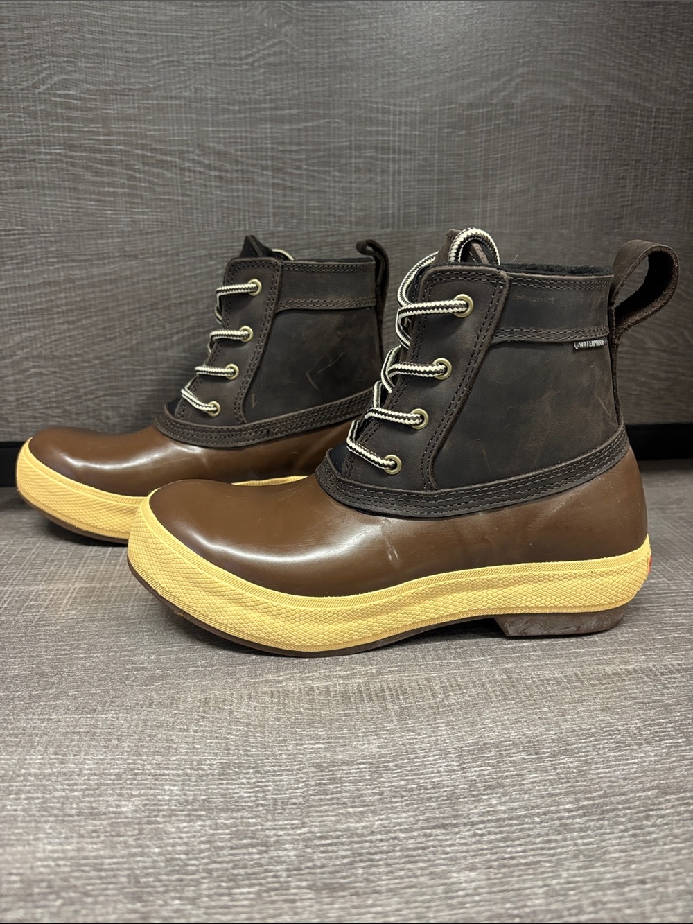 Women's Xtratuf 6" Legacy Lace Boots LLW6-900 (Brown) - Size 7